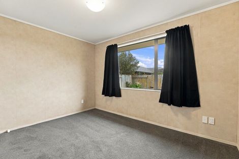 Photo of property in 71 Meridian Grove, Kelvin Grove, Palmerston North, 4414