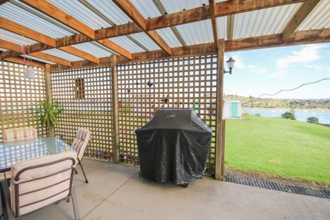 Photo of property in 29 Oxford Street, Whakapirau, Maungaturoto, 0583