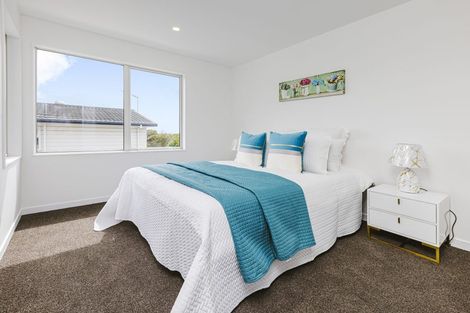 Photo of property in 76a Glenmore Road, Sunnyhills, Auckland, 2010