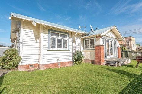 Photo of property in 17 Kawatiri Avenue, Gonville, Whanganui, 4501