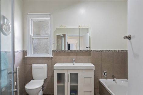 Photo of property in 7 Kawiu Road, Levin, 5510