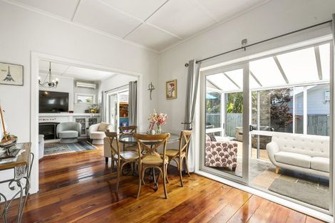 Photo of property in 1/24 Toroa Street, Torbay, Auckland, 0630