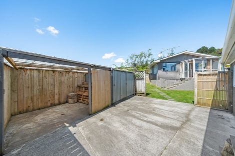 Photo of property in 37 Hillside Drive, Maoribank, Upper Hutt, 5018