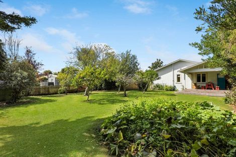 Photo of property in 14 Grey Street, Marton, 4710