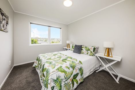 Photo of property in 15 Arlette Place, Massey, Auckland, 0614
