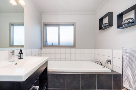 Photo of property in 12 Liberty Grove, Kelvin Grove, Palmerston North, 4414