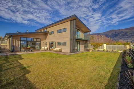 Photo of property in 35 Roche Street, Wanaka, 9305