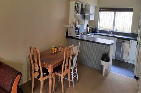 Photo of property in 22 George Deane Place, Greenhithe, Auckland, 0632