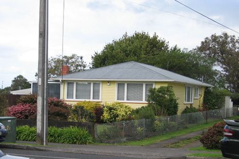Photo of property in 76 Matipo Road, Te Atatu Peninsula, Auckland, 0610