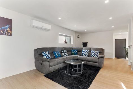Photo of property in 86a Kelman Road, Kelston, Auckland, 0602