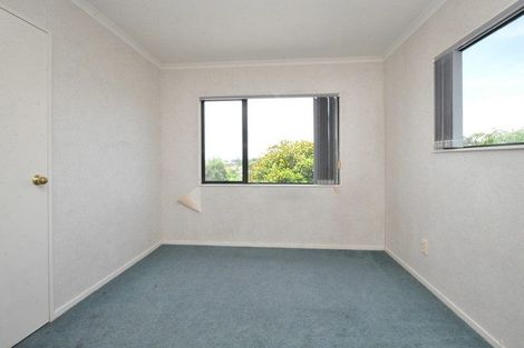 Photo of property in 9 Breenagh Place, Massey, Auckland, 0614