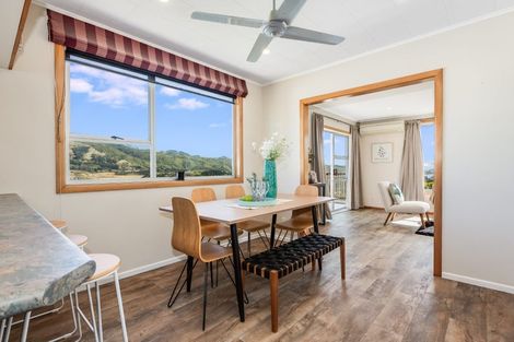 Photo of property in 2 Ash Grove, Ranui, Porirua, 5024