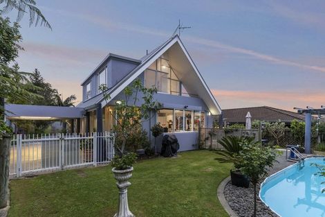 Photo of property in 8 Lingham Crescent, Torbay, Auckland, 0630