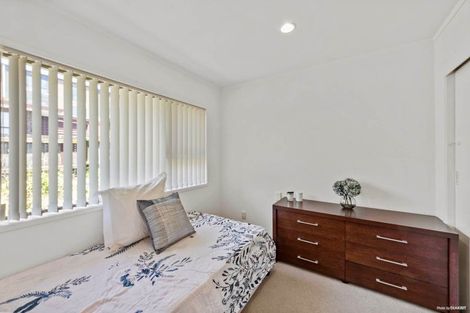 Photo of property in 56 Highland Park Drive, Highland Park, Auckland, 2010