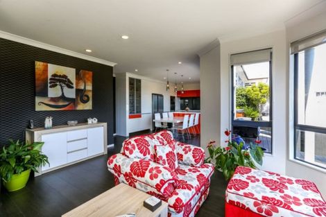 Photo of property in 401 Devon Street East, Strandon, New Plymouth, 4312