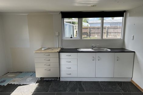 Photo of property in 41 Thornlow Street, Glendene, Auckland, 0602