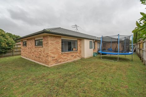 Photo of property in 52 Montilla Place, Manurewa, Auckland, 2102