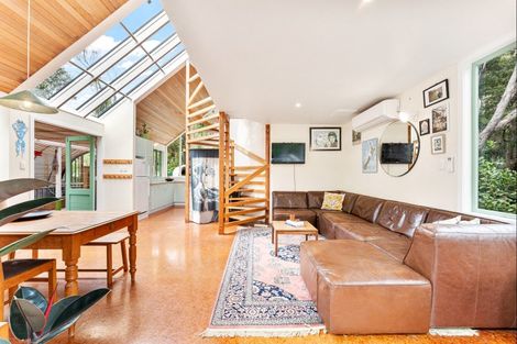 Photo of property in 38 Grand View Road, Leigh, 0985