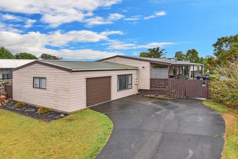 Photo of property in 8 Hadley Wood Drive, Wattle Downs, Auckland, 2103