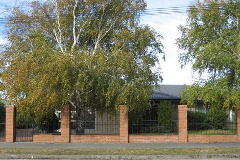 Photo of property in 105 Middlepark Road, Sockburn, Christchurch, 8042