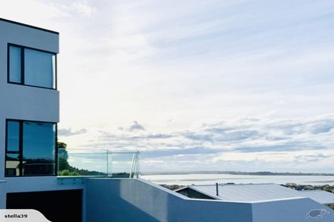 Photo of property in 1/60 Moncks Spur Road, Redcliffs, Christchurch, 8081