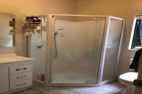 Photo of property in 1/5 Carole Crescent, Pakuranga, Auckland, 2010