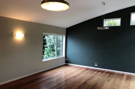 Photo of property in 21a Korotaha Terrace, Rothesay Bay, Auckland, 0630