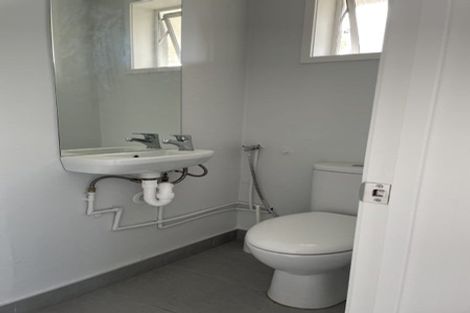 Photo of property in 1/163 Onewa Road, Birkenhead, Auckland, 0626