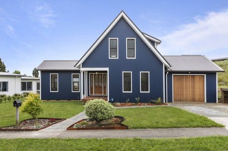 Photo of property in 3 Nikau Park, Raglan, 3225