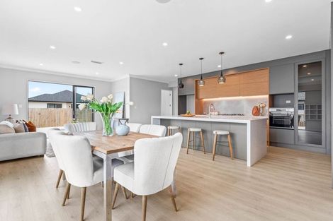 Photo of property in 13 Lumber Rise, Swanson, Auckland, 0614