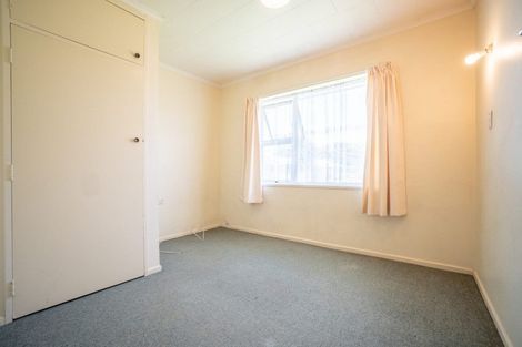 Photo of property in 3 Seddon Street, Takaro, Palmerston North, 4412