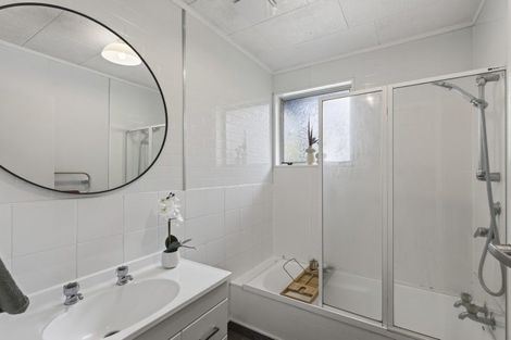 Photo of property in 29 Kenmore Street, Westown, New Plymouth, 4310