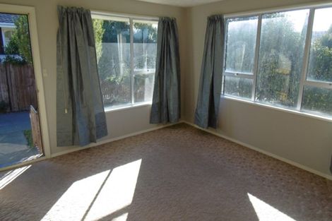 Photo of property in 2/27 Juniper Place, Burnside, Christchurch, 8053