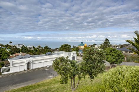 Photo of property in 27 Thompson Road, Bluff Hill, Napier, 4110