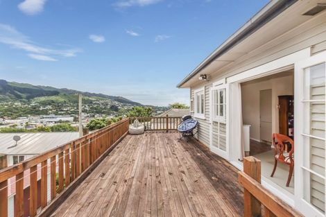 Photo of property in 21 Tawa Terrace, Tawa, Wellington, 5028