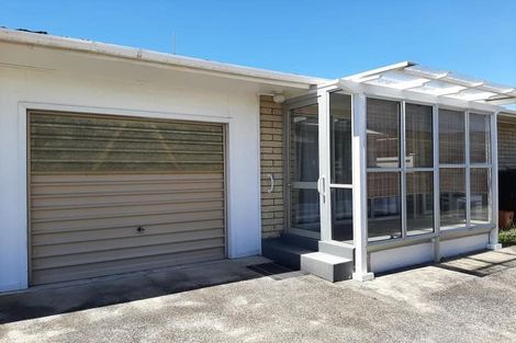 Photo of property in 18 Shortland Street, Regent, Whangarei, 0112
