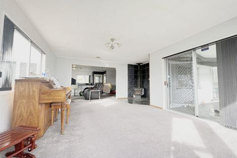 Photo of property in 13 Sikkim Crescent, Clover Park, Auckland, 2019