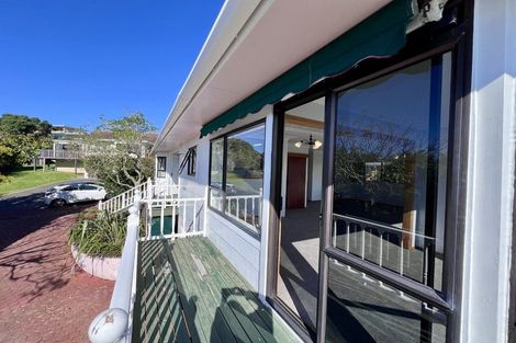 Photo of property in 6 Higham Ferrers Place, Red Beach, 0932