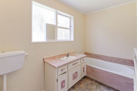 Photo of property in 124 Major Drive, Kelson, Lower Hutt, 5010