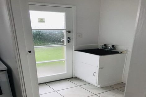 Photo of property in 5/85 Edmonton Road, Henderson, Auckland, 0612