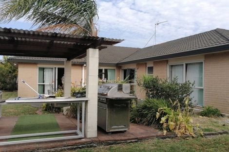 Photo of property in 12 Mellefont Close, East Tamaki Heights, Auckland, 2016