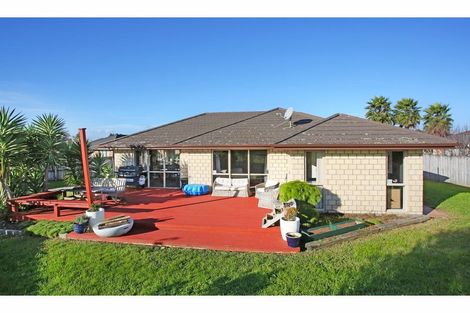 Photo of property in 24 Breaker Grove, Waiuku, 2123