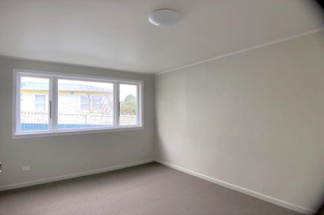 Photo of property in 8 Binsted Road, New Lynn, Auckland, 0600