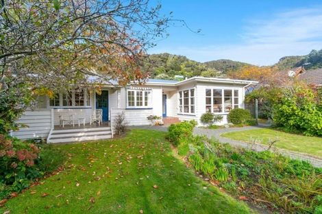 Photo of property in 389 Muritai Road, Eastbourne, Lower Hutt, 5013