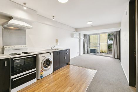 Photo of property in 8h Finlay Terrace, Mount Cook, Wellington, 6021