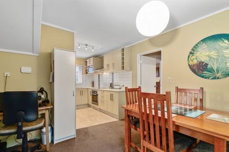 Photo of property in 4a Gemini Place, Kawaha Point, Rotorua, 3010