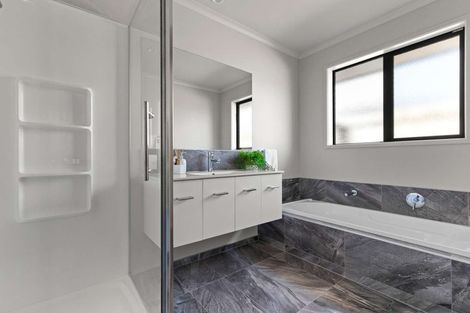 Photo of property in 2 Muriel Way, Papamoa Beach, Papamoa, 3118