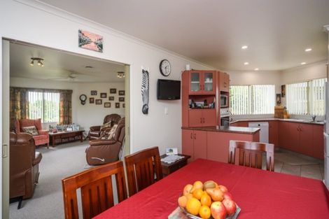 Photo of property in 63 Pacific Drive, Fitzherbert, Palmerston North, 4410