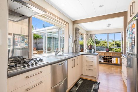 Photo of property in 7 John Witton Drive, Crofton Downs, Wellington, 6035