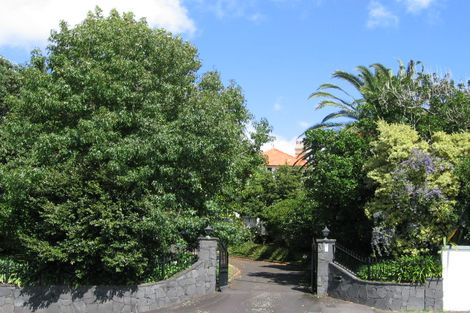 Photo of property in 67 Stanley Point Road, Stanley Point, Auckland, 0624